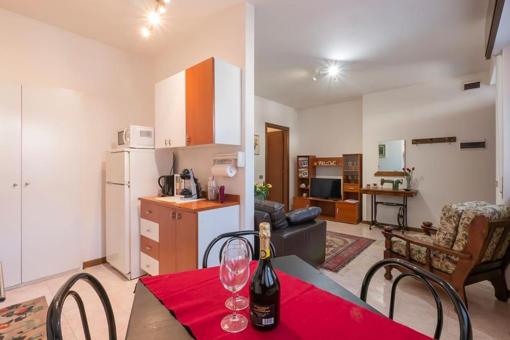 Ferienwohnung Le Rose Venegono Superiore Exterior foto