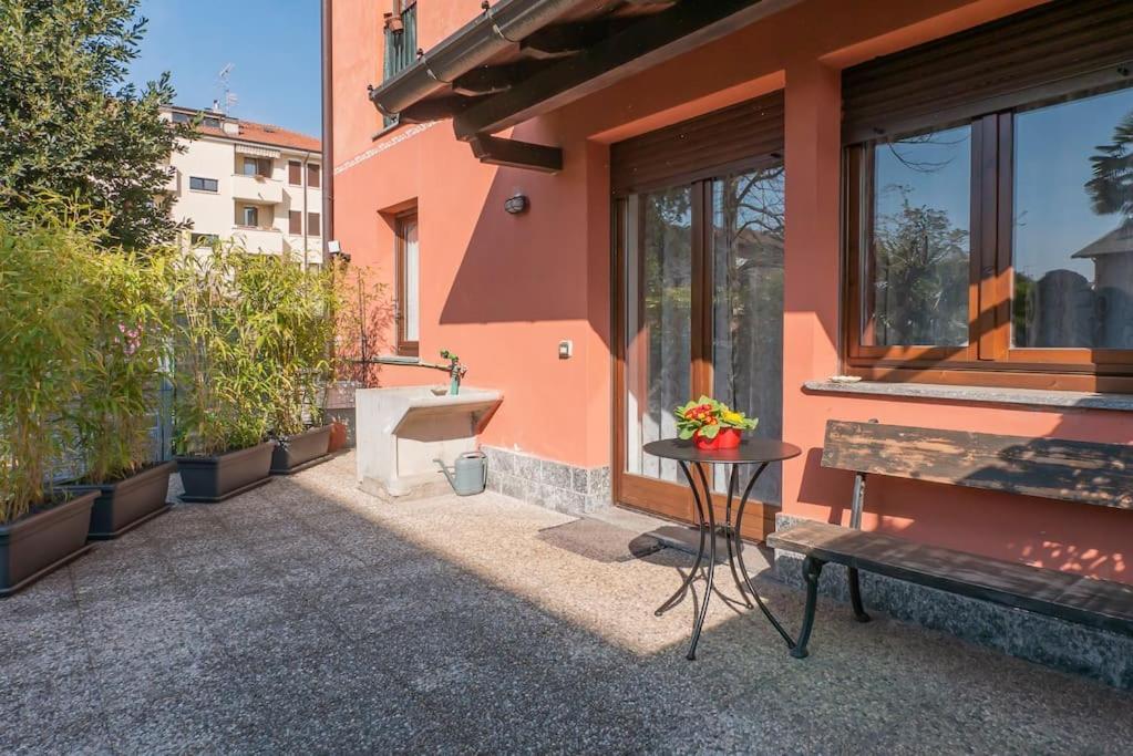 Ferienwohnung Le Rose Venegono Superiore Exterior foto