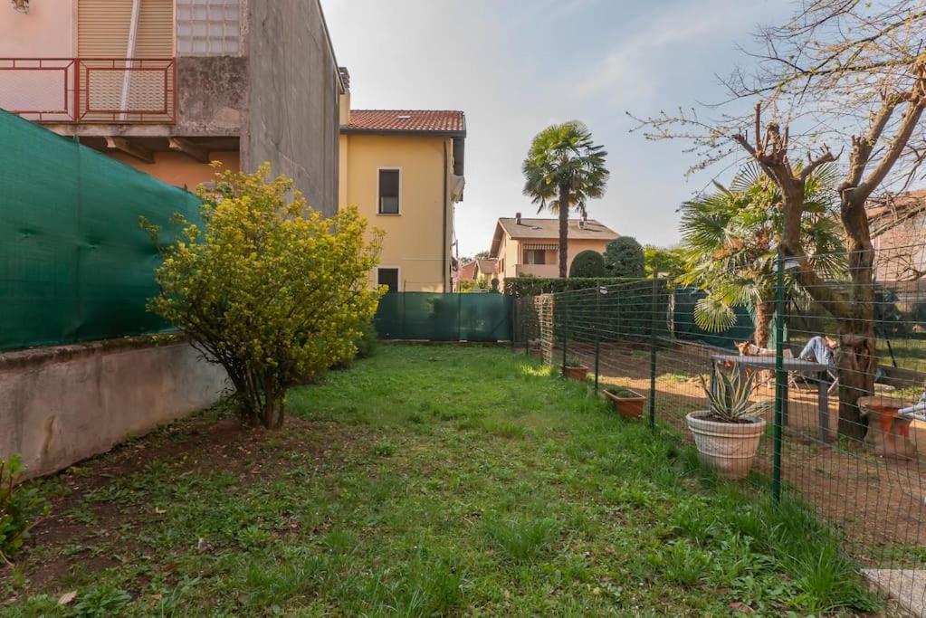 Ferienwohnung Le Rose Venegono Superiore Exterior foto